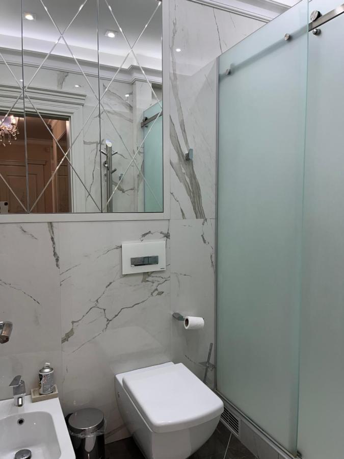 Apartament In The Center Of キシナウ エクステリア 写真