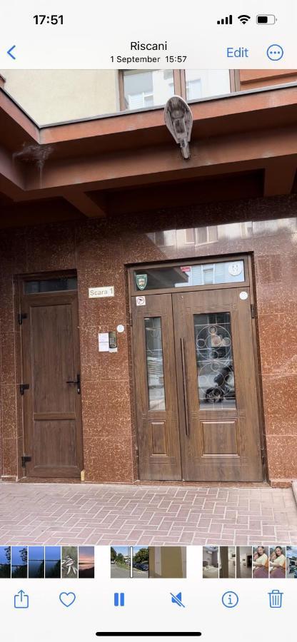 Apartament In The Center Of キシナウ エクステリア 写真